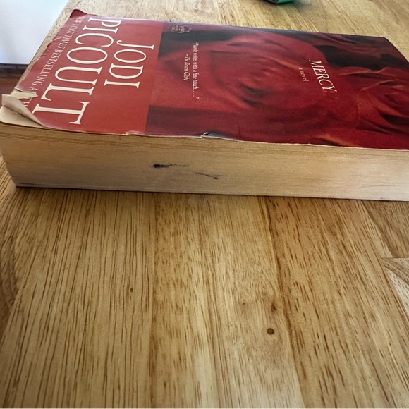 Mercy by Jodi Picoult Book - Picture 2 of 3